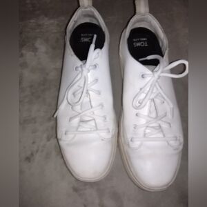 Toms Travel Lite White Sneakers, 7